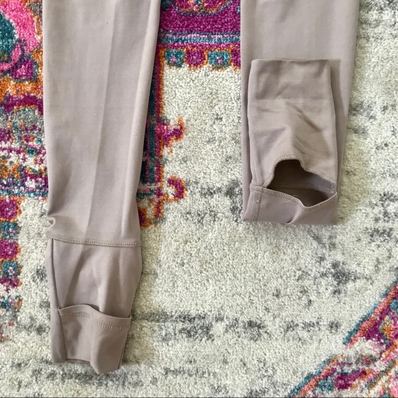 MIKA YOGA WEAR LEGGINGS - Picture 5 of 7